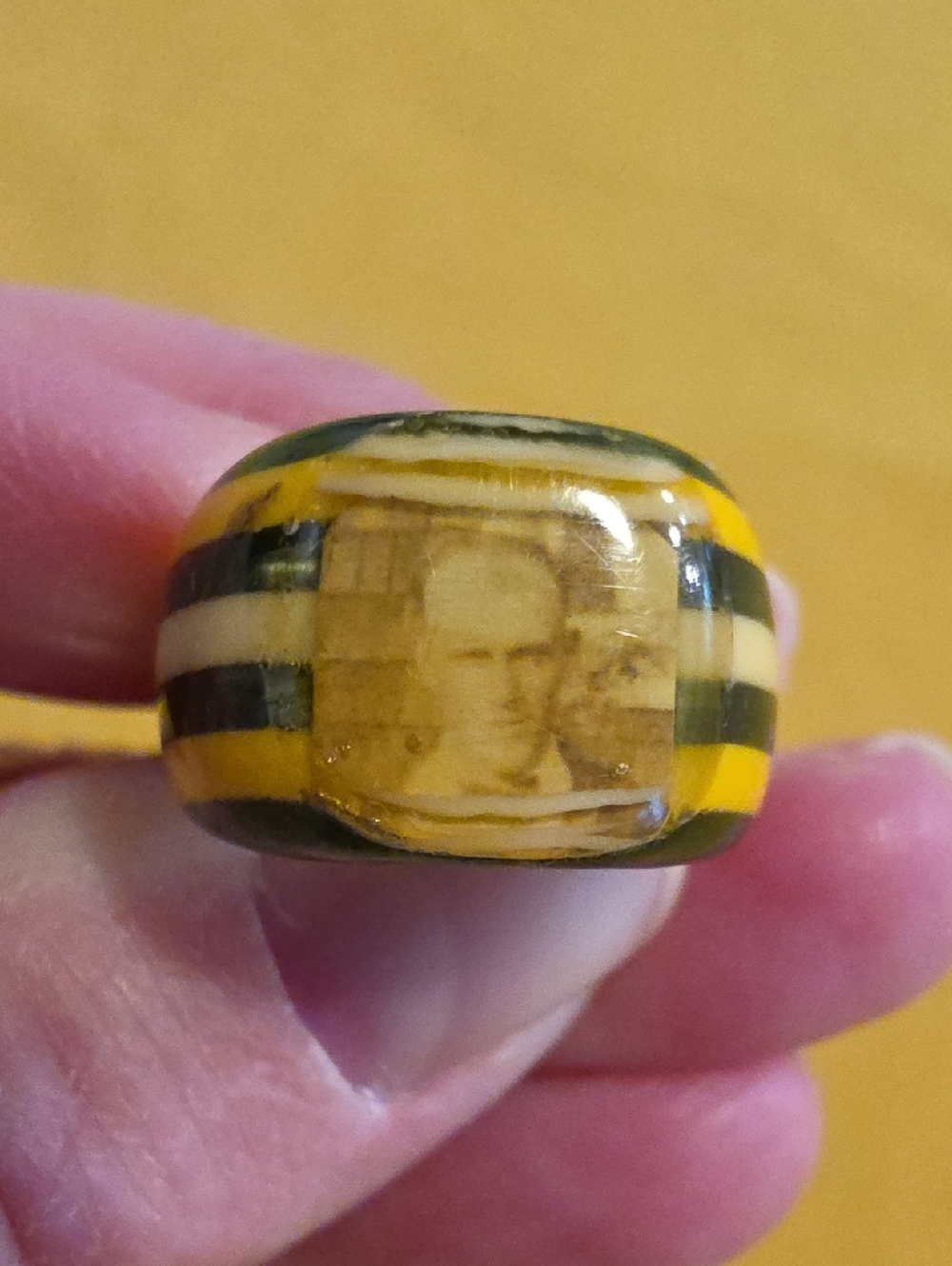 Bakelite Mourning Photo Ring or WWII Prisoner - AS: 6.5